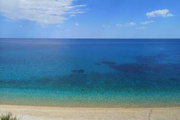 La Blanca Resort & Spa