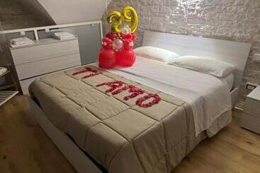 تختخواب و صبحانه Augustus Luxury Suite