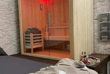 تختخواب و صبحانه Augustus Luxury Suite