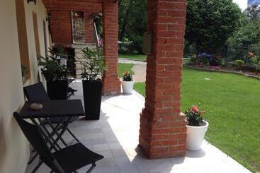 تختخواب و صبحانه Cascina Brunod