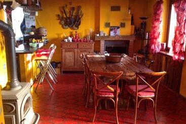 تختخواب و صبحانه Cascina Brunod