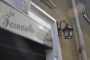 تختخواب و صبحانه La Fornasetta