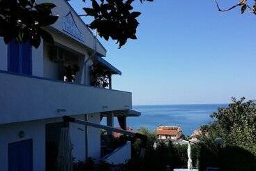 تختخواب و صبحانه Villa Betta