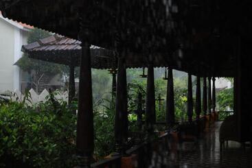 Broad Bean Resort & Spa