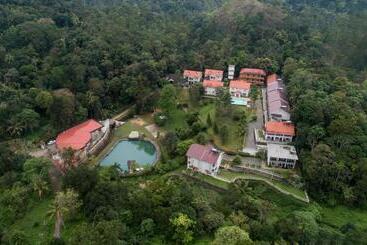 Broad Bean Resort & Spa
