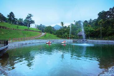 Broad Bean Resort & Spa