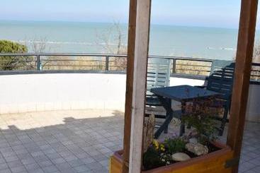 La Scogliera B&b