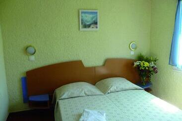 אתר נופש Village De Vacances Le Sénéquet