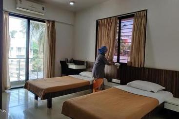 تختخواب و صبحانه Aashiyana Inn