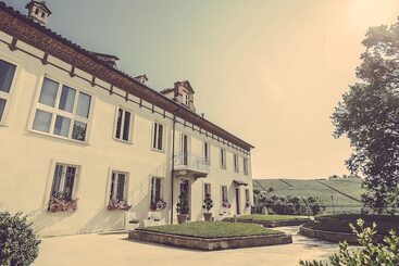 تختخواب و صبحانه Langhe Country House