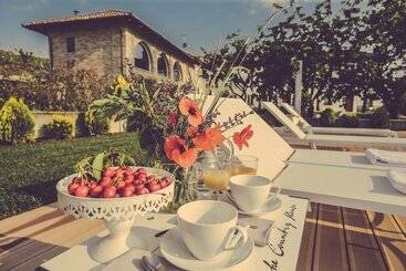 تختخواب و صبحانه Langhe Country House