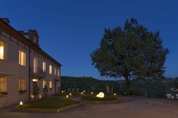 تختخواب و صبحانه Langhe Country House