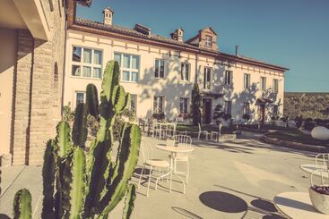تختخواب و صبحانه Langhe Country House