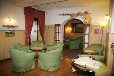 هتل Albergo Garnì Cavento