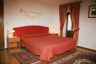 هتل Albergo Garnì Cavento