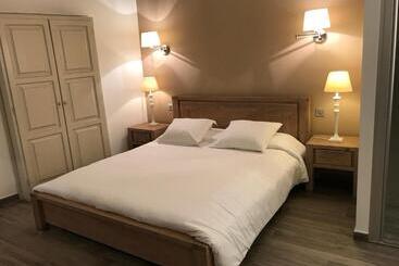 هتل Colomba Hôtel Centre Ville Historique