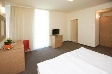 Jeravi Club Hotel   All Inclusive