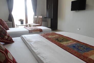 Pushpak Resort - Shirdi