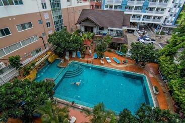 هتل Sutus Court 5