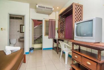 هتل Sutus Court 5