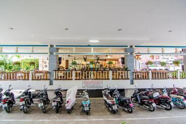 هتل Sutus Court 5