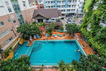 هتل Sutus Court 5