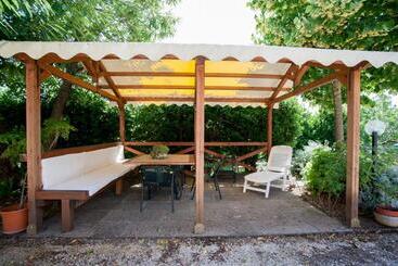 تختخواب و صبحانه La Villa Di Lucia