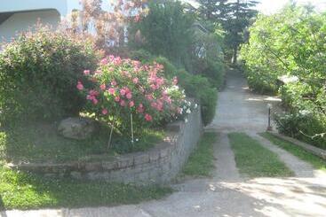 تختخواب و صبحانه La Villa Di Lucia