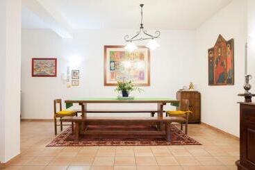 تختخواب و صبحانه La Villa Di Lucia
