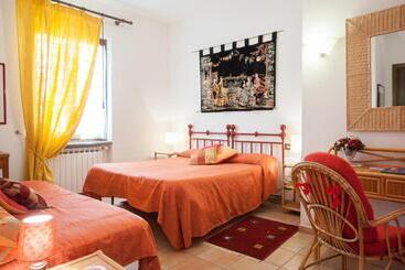 تختخواب و صبحانه La Villa Di Lucia