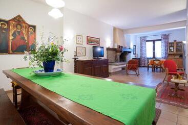 تختخواب و صبحانه La Villa Di Lucia