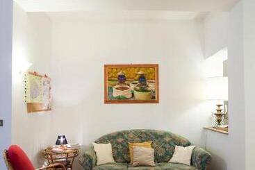 تختخواب و صبحانه La Villa Di Lucia