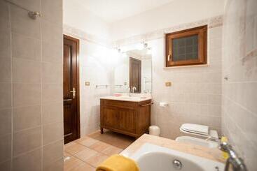 تختخواب و صبحانه La Villa Di Lucia