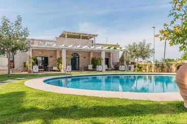 تختخواب و صبحانه Villa Caramia