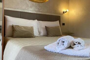 تختخواب و صبحانه Villa Laura Rooms & Pool