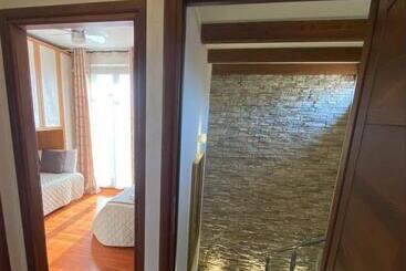 تختخواب و صبحانه Villa Laura Rooms & Pool
