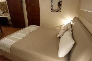 تختخواب و صبحانه Villa Laura Rooms & Pool
