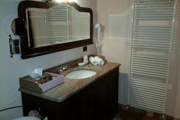 تختخواب و صبحانه Villa Laura Rooms & Pool
