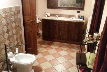 تختخواب و صبحانه Villa Laura Rooms & Pool