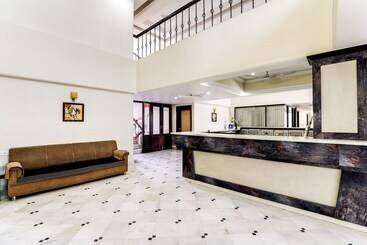 هتل Alpha, Vadodara