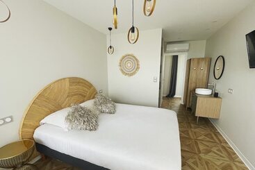 هتل Hôtel La Grande Conque