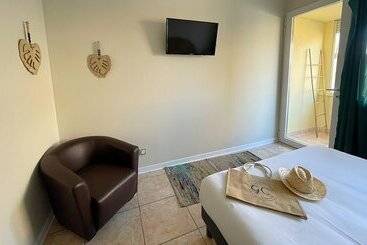هتل Hôtel La Grande Conque