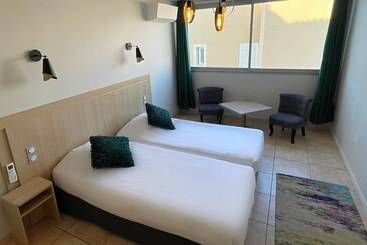 هتل Hôtel La Grande Conque