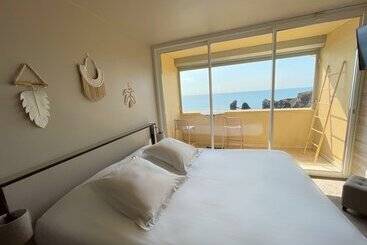 هتل Hôtel La Grande Conque