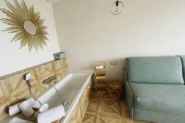 هتل Hôtel La Grande Conque