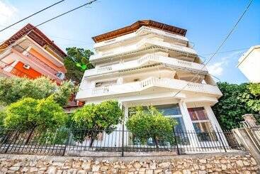 Ideal Aparthotel Saranda