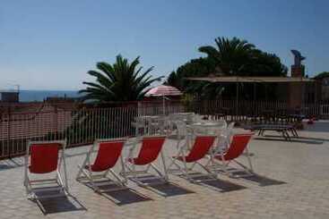 تختخواب و صبحانه Raggio Di Sole   Casa Per Ferie