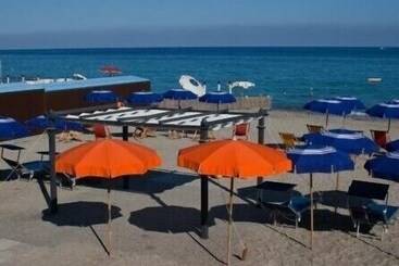 تختخواب و صبحانه Raggio Di Sole   Casa Per Ferie