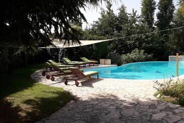 تختخواب و صبحانه Maglioferro Residence