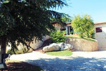 تختخواب و صبحانه Maglioferro Residence